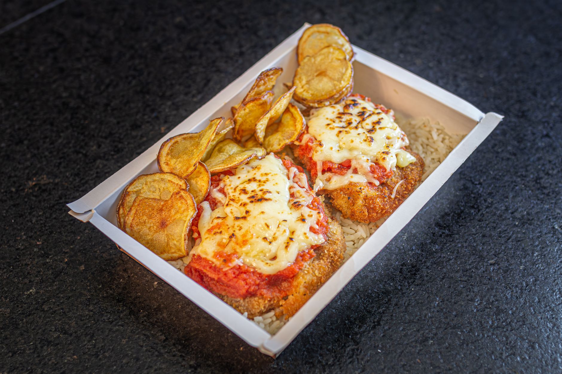 Plateaux repas équipe à Arles